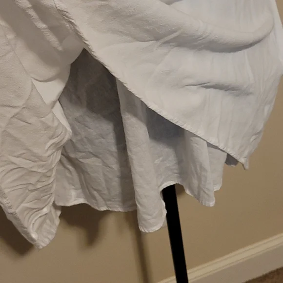 Beautiful flowy mini dress! - Picture 5 of 12